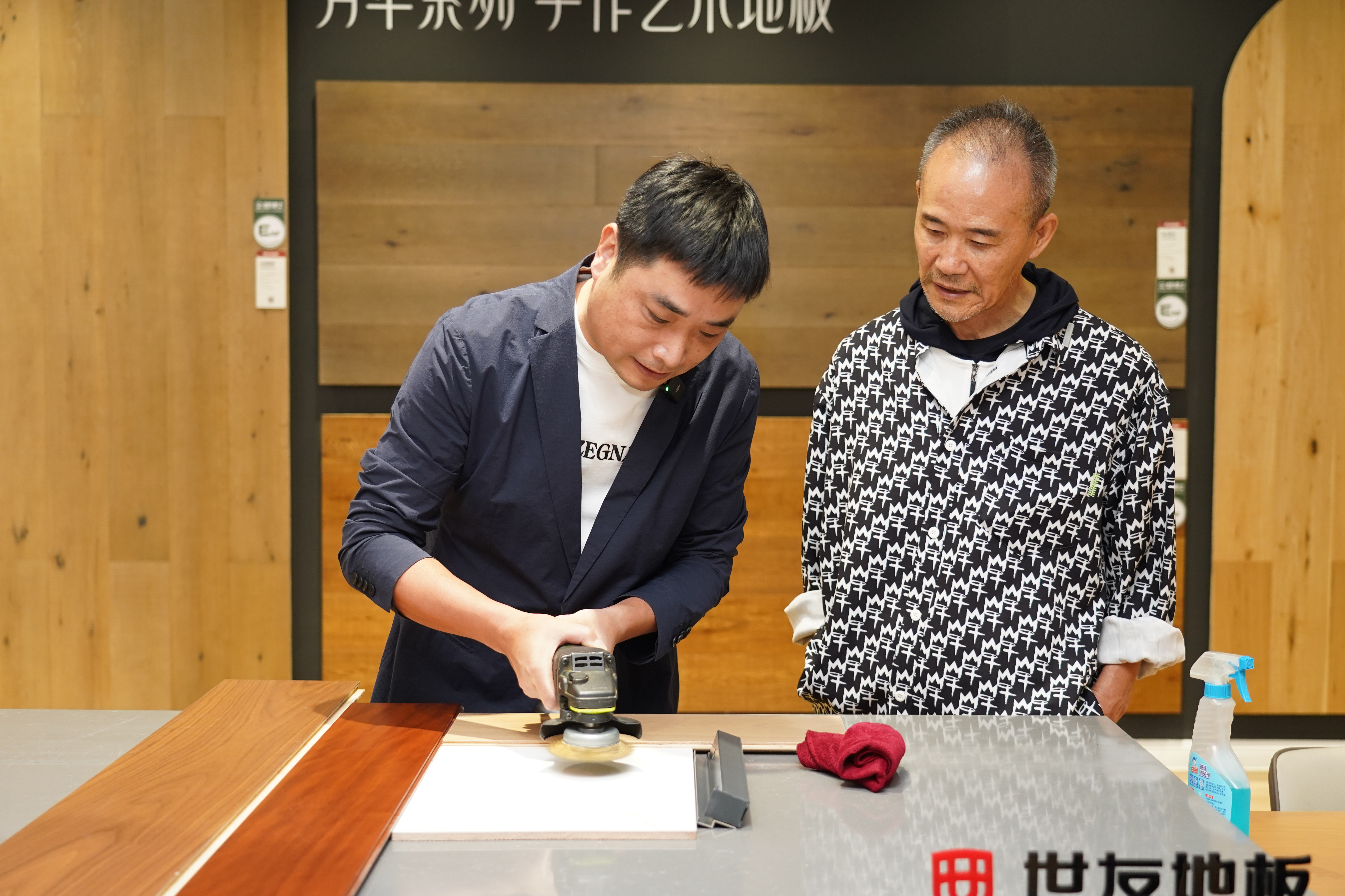 共建綠色生態 共鑒超級品質，綠色品質大使王石高度評價世友客臥通鋪地板